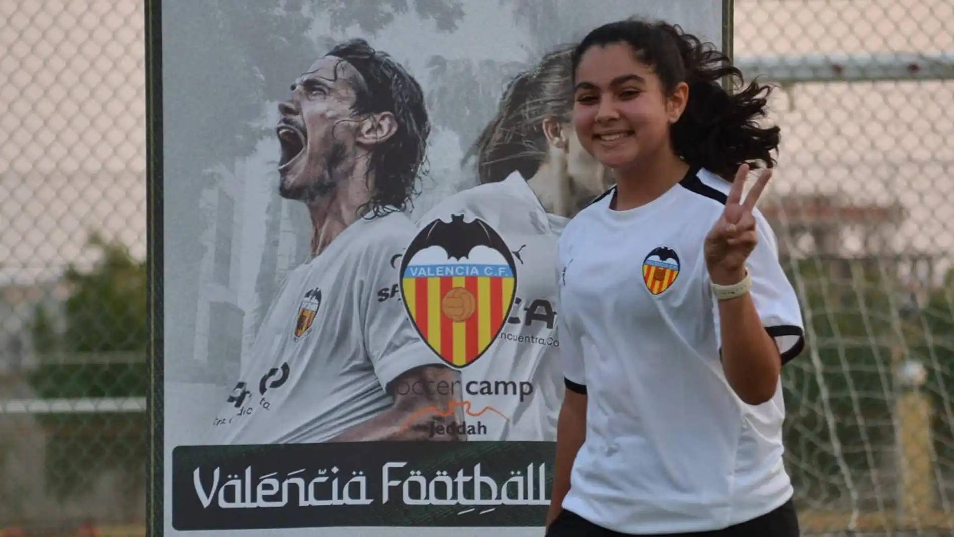 El Valencia CF femenino inicia su campus en Arabia Saudí