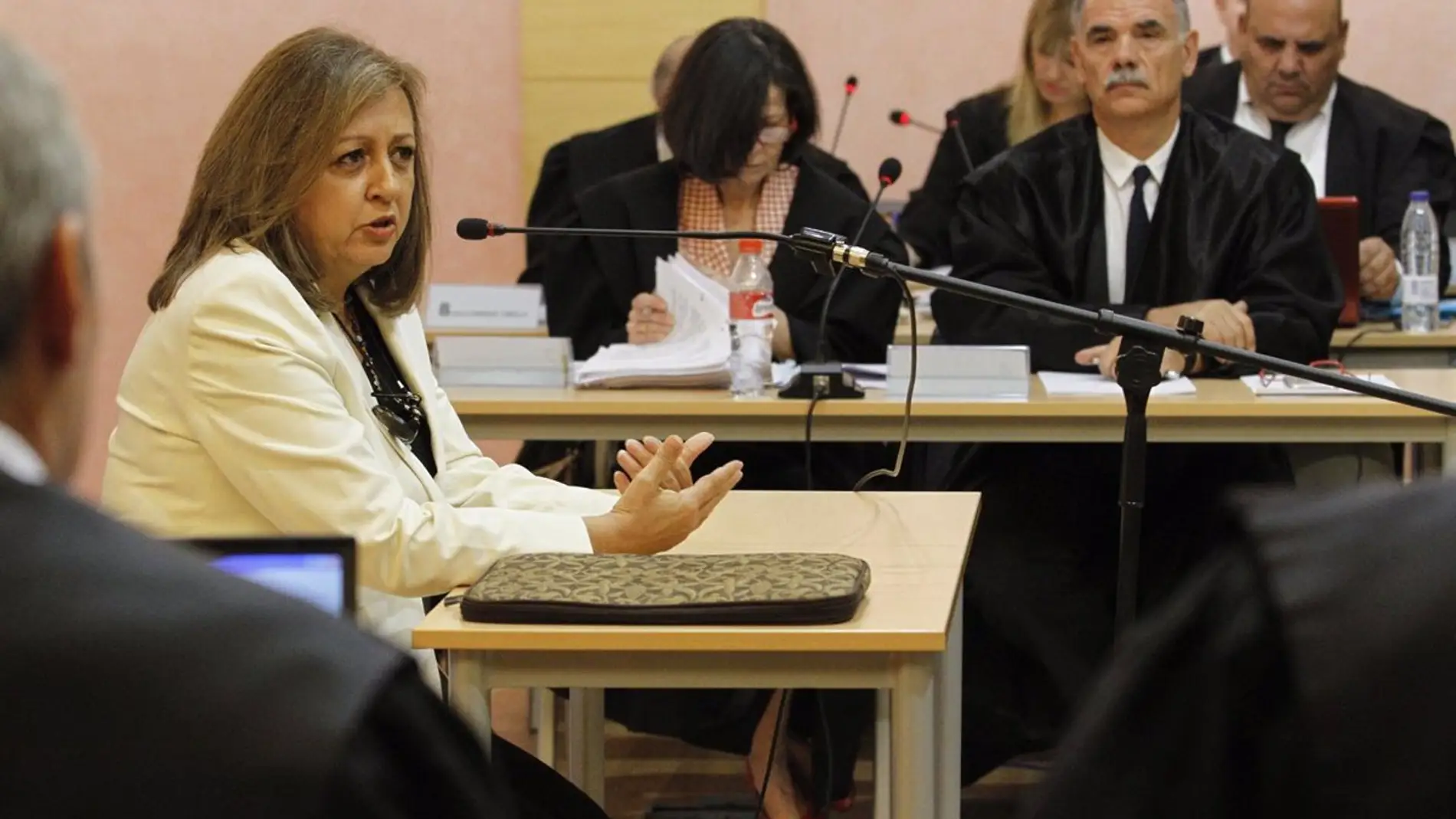 La exdirectora de la Alhambra defiende su gestión en el caso audioguías y confía en que "termine esta pesadilla"