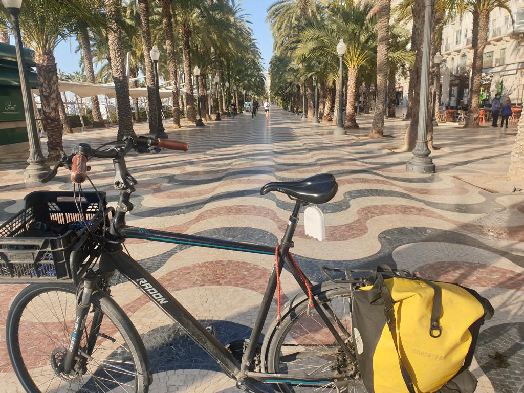 Alacant en Bici insta al ayuntamiento de Alicante a introducir medidas urgentes para disminuir la contaminación de los barrios Alacant en Bici insta al ayuntamiento de Alicante a introducir medidas urgentes para disminuir la contaminación de los barrios