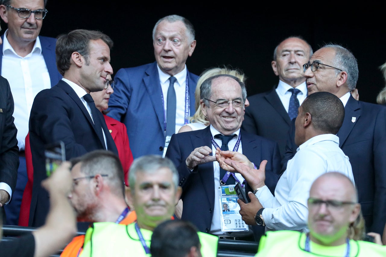 Apartado del cargo el presidente de la federación que se mofó de Zidane Apartado del cargo el presidente de la federación que se mofó de Zidane