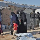 Imagen de archivo del campo de refugiados de Al Hol en el noreste de Siria donde permanecen mujeres y niños de combatientes del Estado islámico