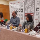 José Manuel Muñoz acompañado por miembros de la ejecutiva provincial de CCOO José Manuel Muñoz acompañado por miembros de la ejecutiva provincial de CCOO