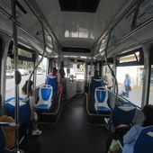 Autobús urbano de San Fernando en una foto de archivo Autobús urbano de San Fernando en una foto de archivo