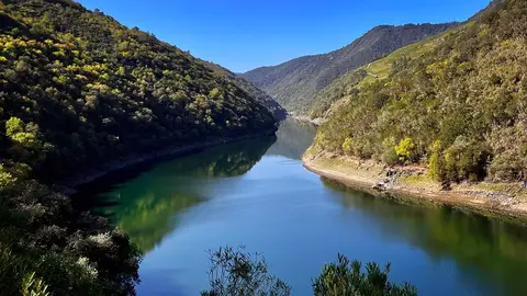 A Xunta ofronta con "optimismo e confianza" a candidatura da Ribeira Sacra Ribeira Sacra y recorrer la PR-g 180 Ruta da Cubela.