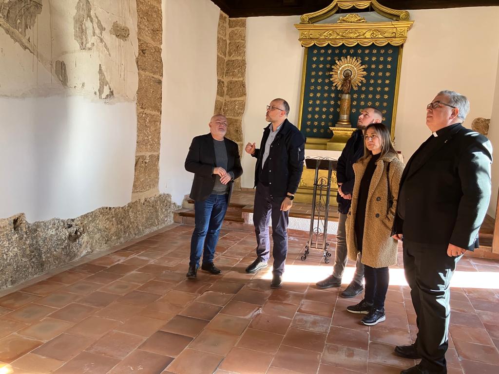 Rehabilitan la cubierta de la ermita de la Concepción del Alto de Letur Rehabilitan la cubierta de la ermita de la Concepción del Alto de Letur