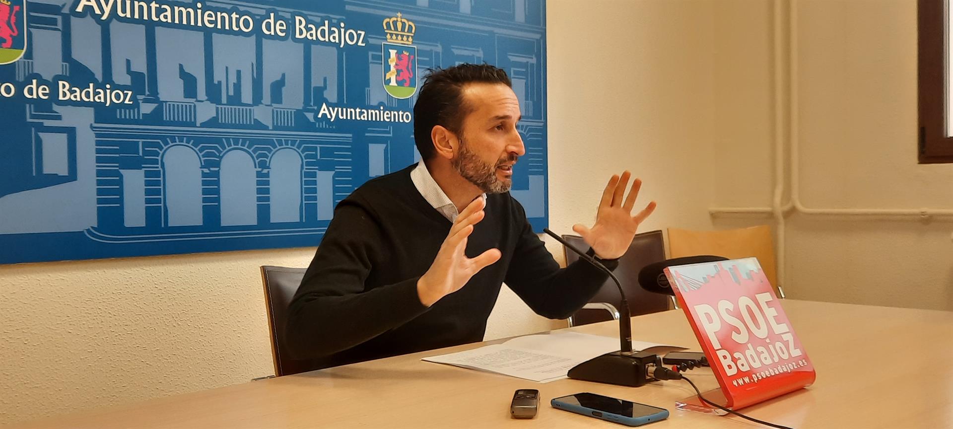 El PSOE local dice que ha bastado un mes para que Gragera interiorice los principales argumentos del PP El PSOE local dice que ha bastado un mes para que Gragera interiorice los principales argumentos del PP