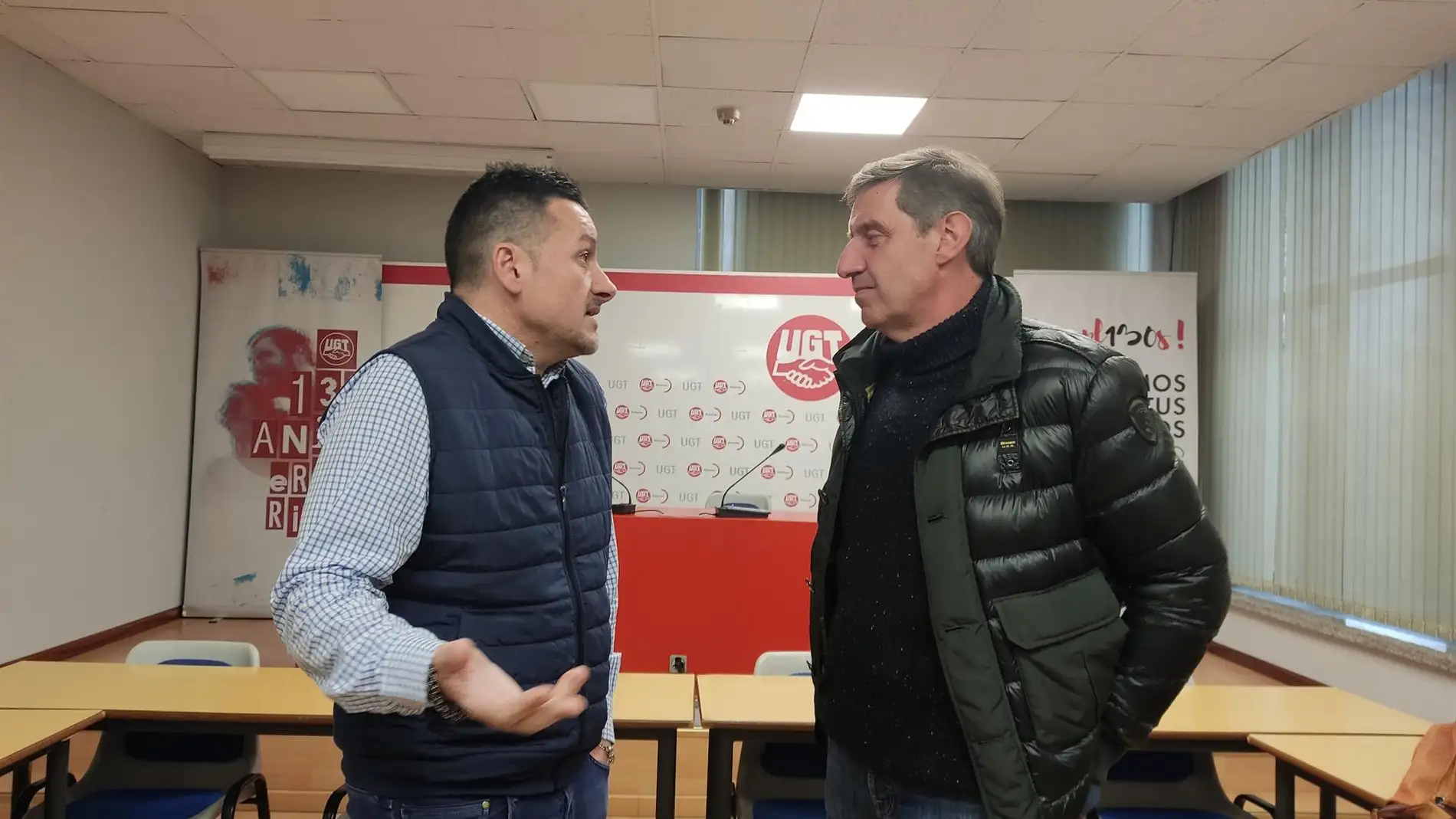 Javier Fernández Lanero, UGT Asturias, y Carlos Llaneza, candidato a la alcaldía de Oviedo por el PSOE. - EUROPA PRESS