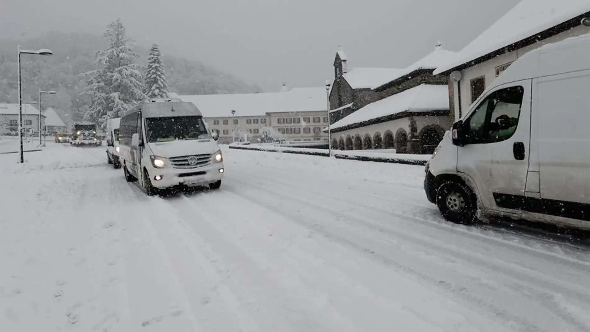 Las recomendaciones de la DGT para conducir con nieve con el mínimo riesgo