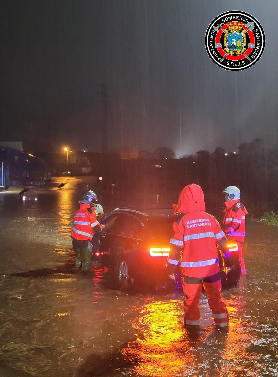 Suspendidas las clases en Laredo por el temporal de lluvia en Cantabria Suspendidas las clases en Laredo por el temporal de lluvia en Cantabria