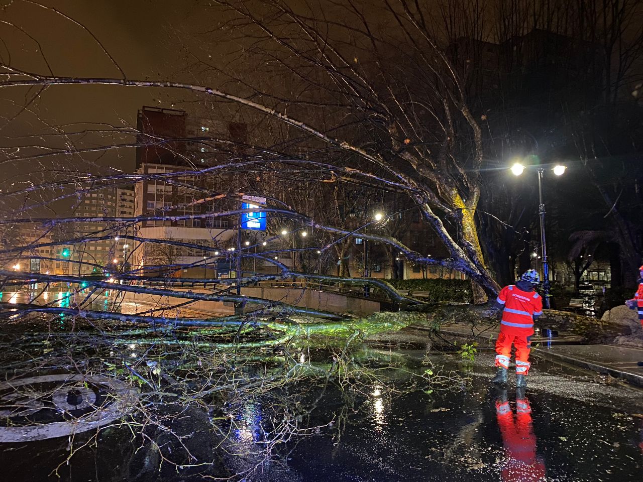 Las intensas lluvias dejan numerosas incidencias en el concejo Las intensas lluvias dejan numerosas incidencias en el concejo