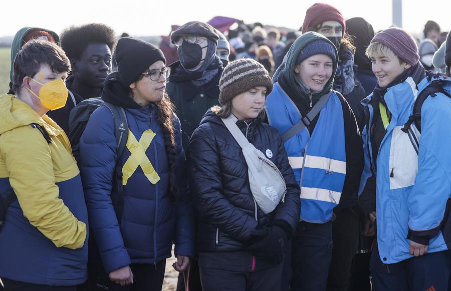 Greta Thunberg, detenida en una protesta contra el derribo de una aldea en Alemania Greta Thunberg, detenida en una protesta contra el derribo de una aldea en Alemania
