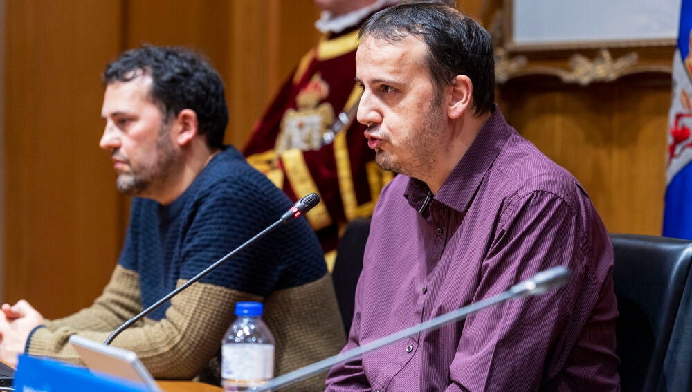 David e Jorge Paz no acto de entrega da medalla de ouro o seu pai, Xosé Paz