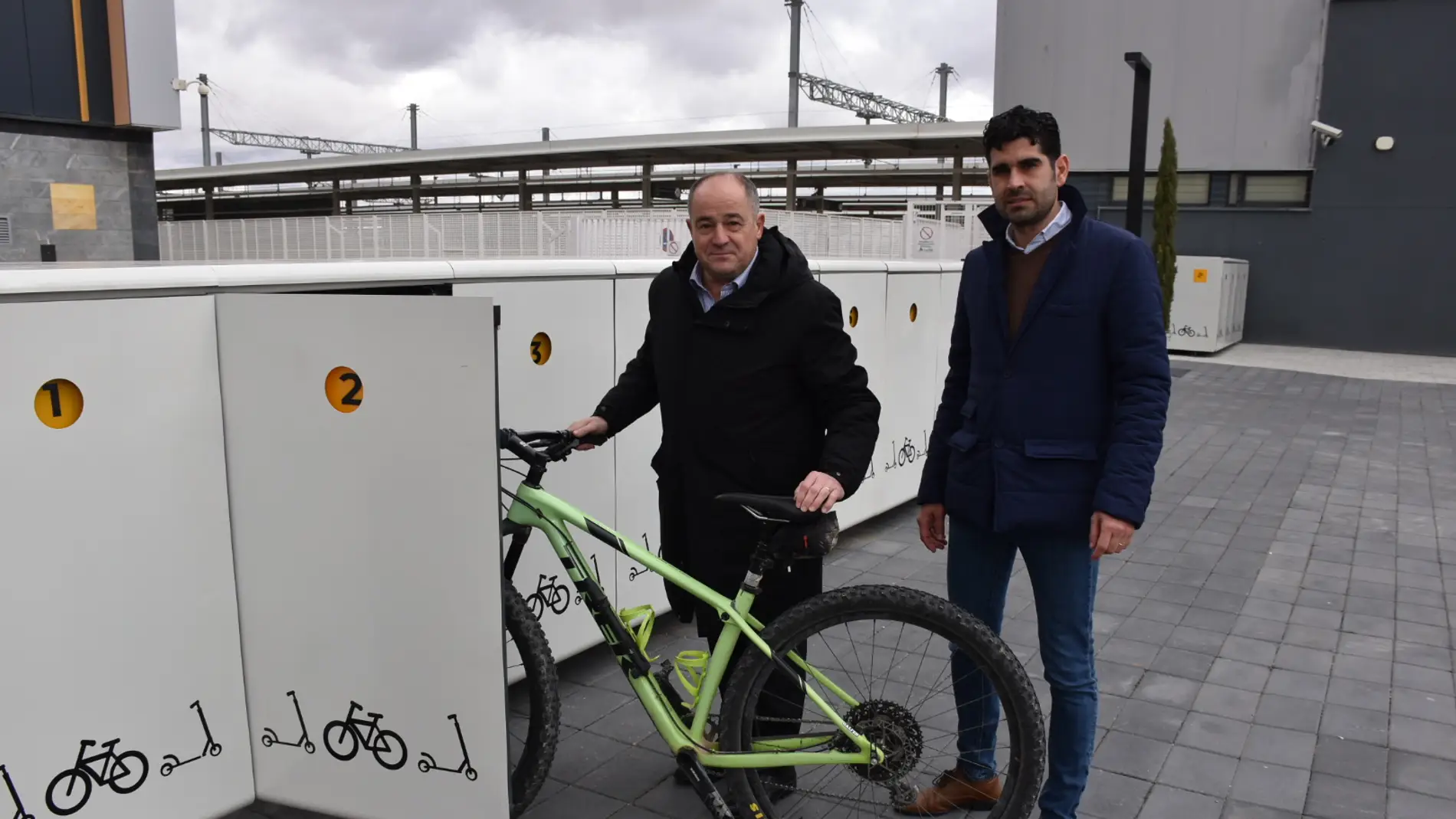 API suministra aparcamientos de bicicletas para el ayuntamiento de Sevilla