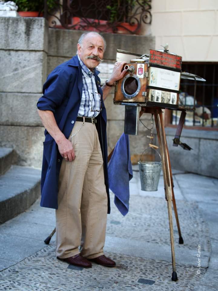 Recuerdo a Ángel Román, el Minutero de Segovia Recuerdo a Ángel Román, el Minutero de Segovia