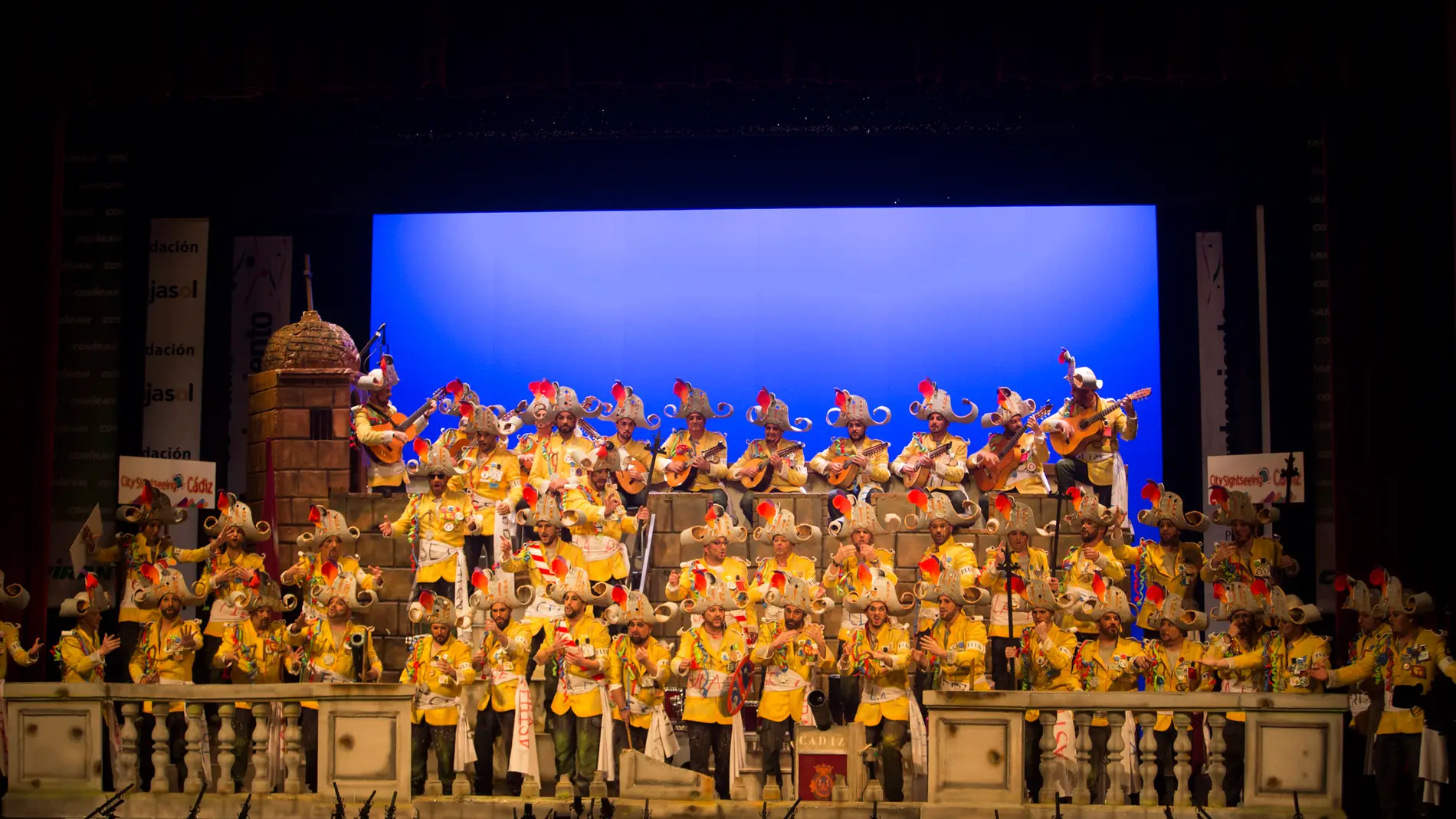 El Carnaval de Cádiz se celebra durante varias semanas en el Gran Teatro Falla