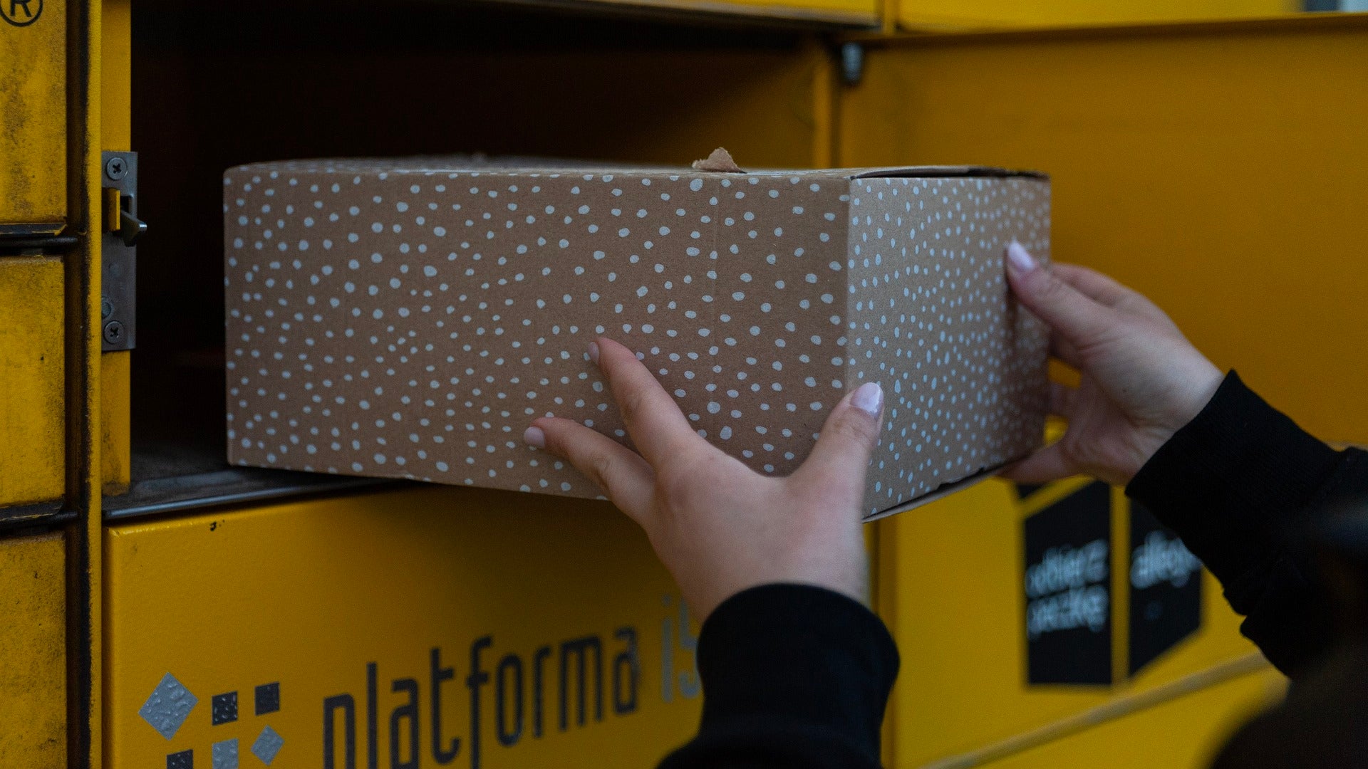 Por qué puede ser ilegal que el repartidor me entregue el paquete de mi vecino Por qué puede ser ilegal que el repartidor me entregue el paquete de mi vecino