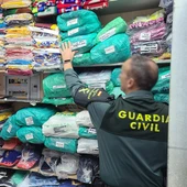 Incautados casi 2000 productos falsos Guardia Civil Incautados casi 2000 productos falsos Guardia Civil