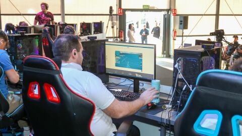 La Zona Gaming de la &quot;Alicante Puerto de Salida&quot; de la Ocean Race bate record de visitas con 40.000 participantes