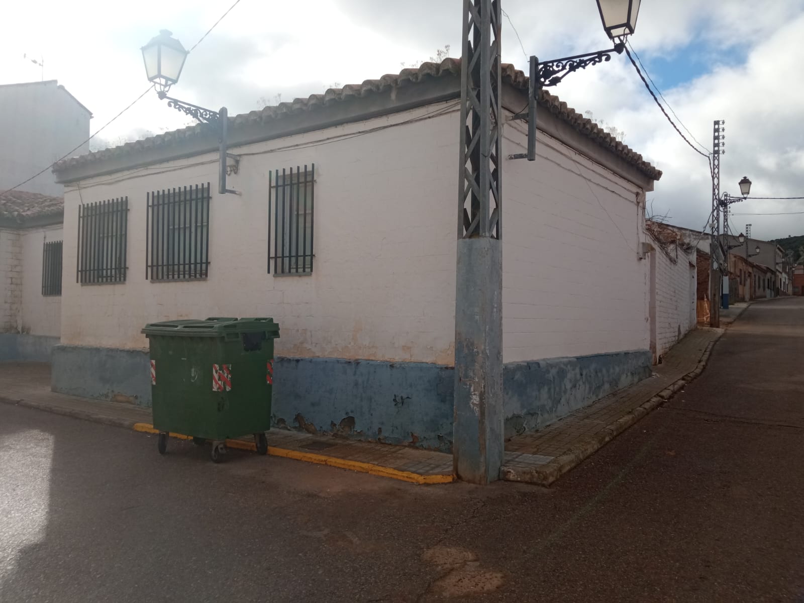 Ballesteros rehabilitará las antiguas casas de los maestros para convertirlas en viviendas de alquiler social Ballesteros rehabilitará las antiguas casas de los maestros para convertirlas en viviendas de alquiler social