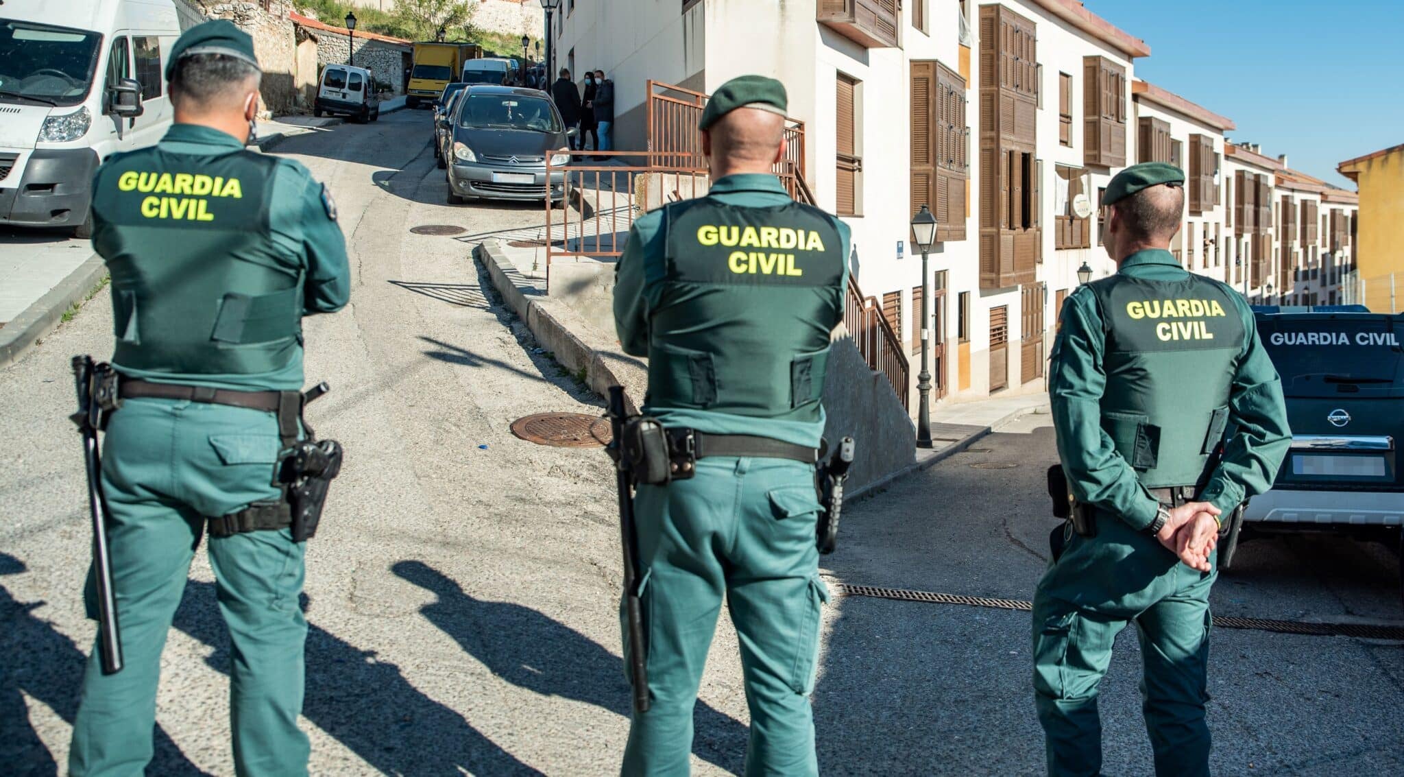Hallan a la menor desaparecida en Almería junto a una joven que conoció por Internet Hallan a la menor desaparecida en Almería junto a una joven que conoció por Internet