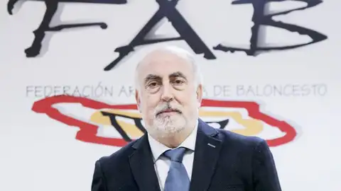 El Presidente de la Federación Aragonesa de Baloncesto, José Miguel Sierra El Presidente de la Federación Aragonesa de Baloncesto, José Miguel Sierra