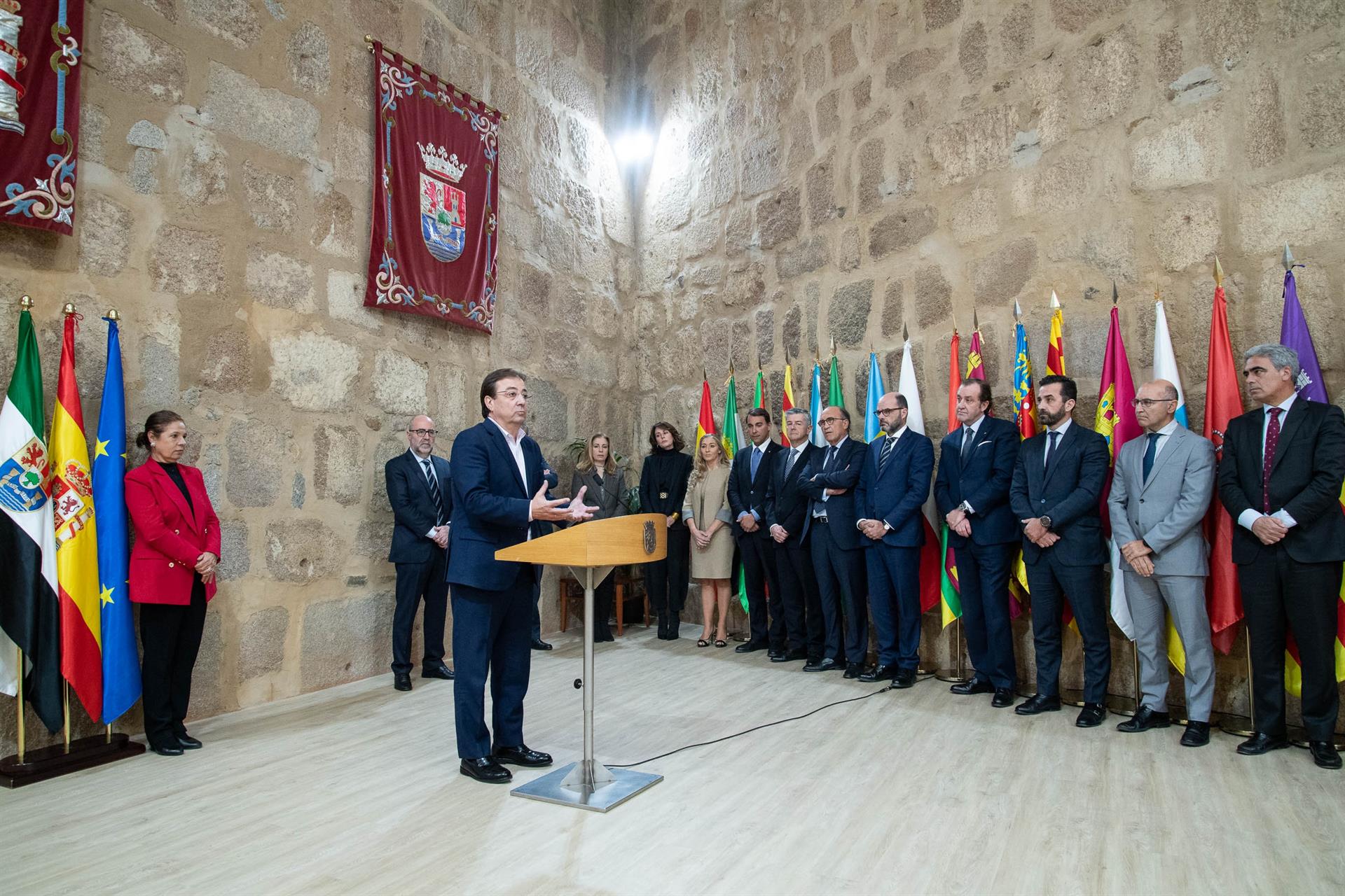 11 entidades bancarias concederán prestamos especiales a los afectados por la borrasca Efraín en Extremadura 11 entidades bancarias concederán prestamos especiales a los afectados por la borrasca Efraín en Extremadura