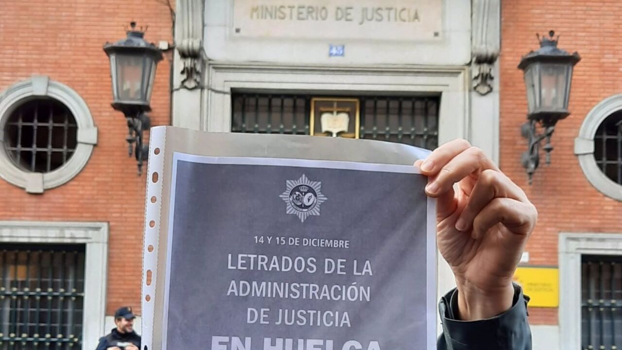 Los Letrados De La Administración De Justicia Inician Una Huelga ...