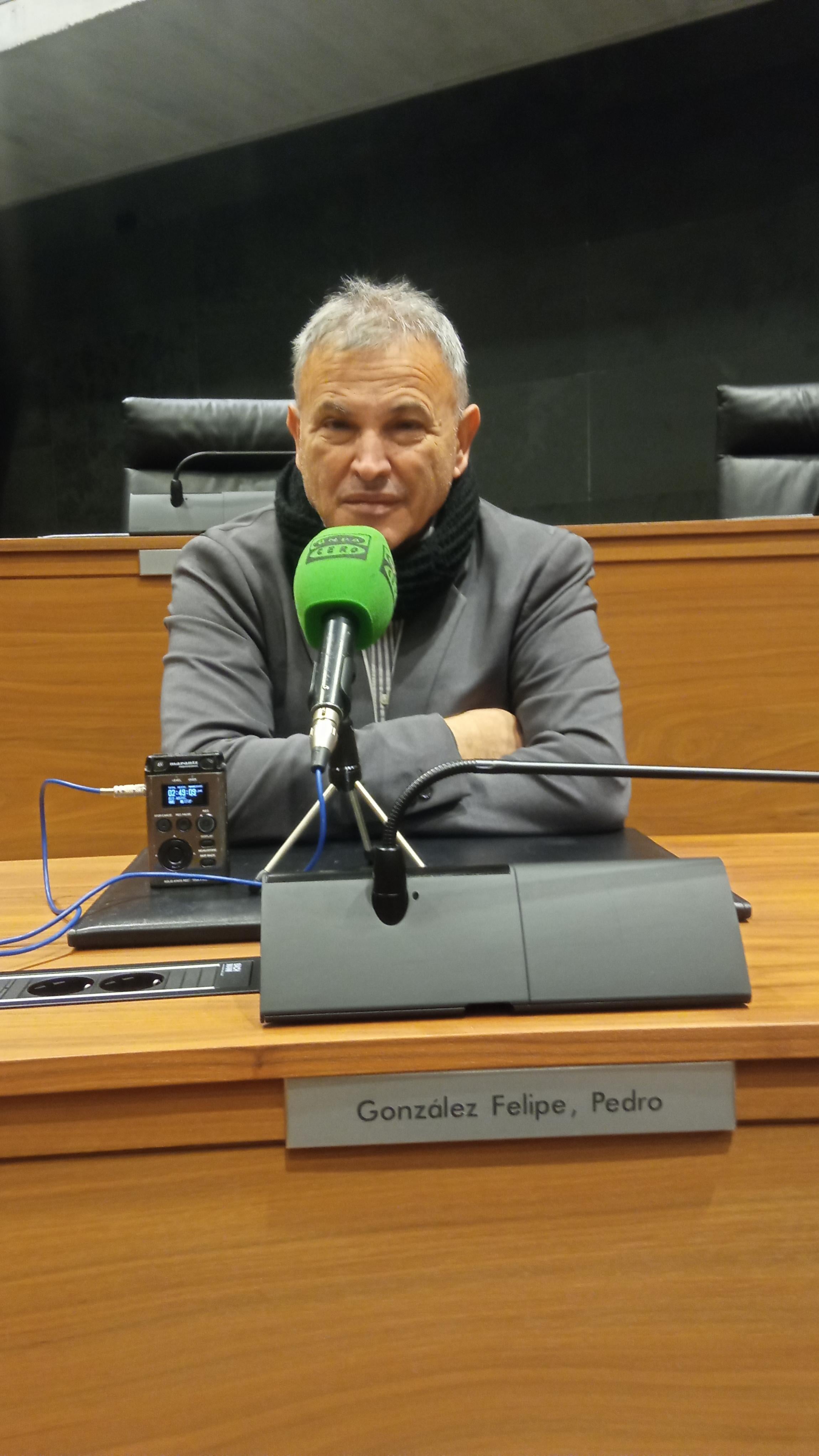 Pedro González: "En política se hace muchas veces el ridículo. Lo importante es reconocerlo con buen humor" Pedro González: "En política se hace muchas veces el ridículo. Lo importante es reconocerlo con buen humor"