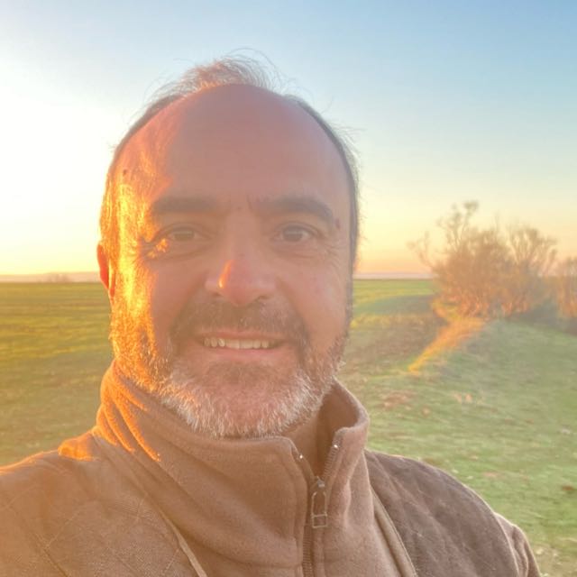 Manuel Serrano, CISO de AtresMedia, acerca la ciberseguridad al IES Javier García Téllez Manuel Serrano, CISO de AtresMedia, acerca la ciberseguridad al IES Javier García Téllez