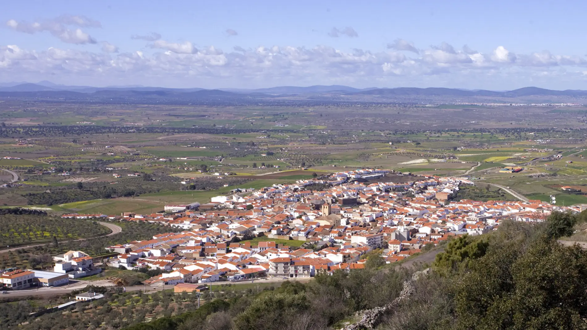 Castuera es el municipio extremeño con el precio de la vivienda más bajo Castuera es el municipio extremeño con el precio de la vivienda más bajo