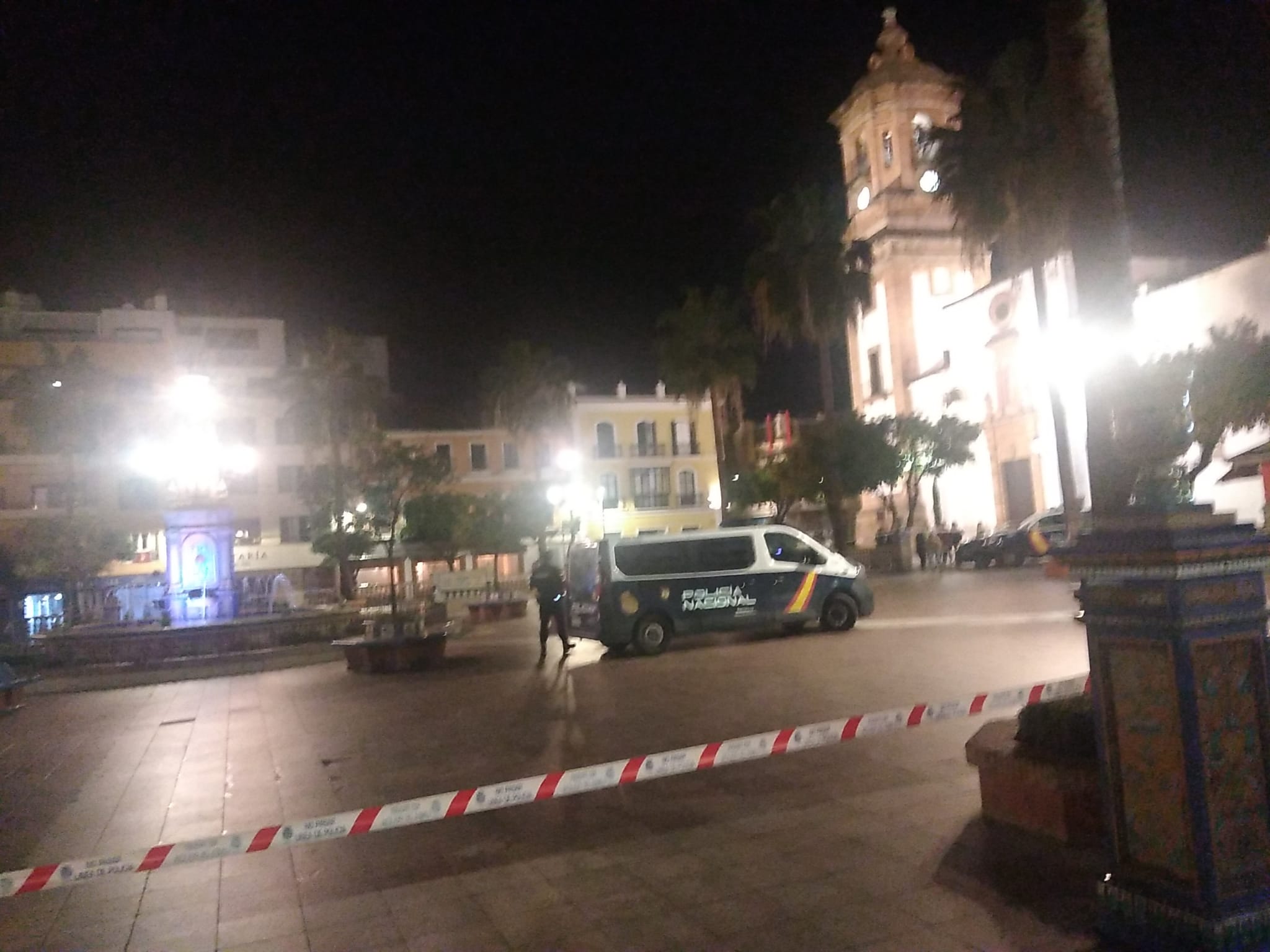 El Ayuntamiento de Algeciras decreta un día de luto oficial por el sacristán asesinado en la Plaza Alta El Ayuntamiento de Algeciras decreta un día de luto oficial por el sacristán asesinado en la Plaza Alta