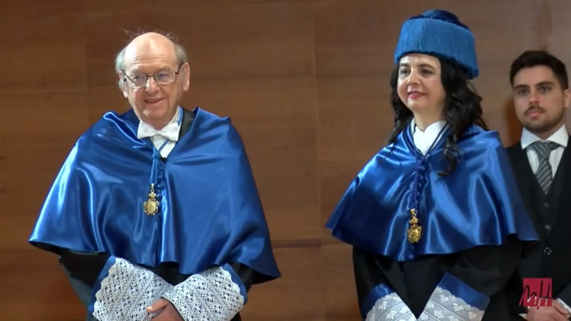 Fred Wudl y Ángela Sastre en la Universidad Miguel Hernández de Elche durante el acto de investidura como Honoris Causa.