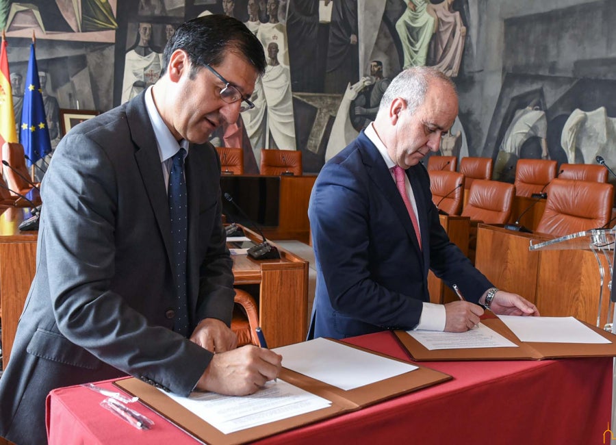 Diputación y UNED impulsan una cátedra para dar respuesta científica a la despoblación en Ciudad Real Diputación y UNED impulsan una cátedra para dar respuesta científica a la despoblación en Ciudad Real