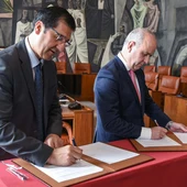 Firma del convenio entre Caballero y Mairal Firma del convenio entre Caballero y Mairal