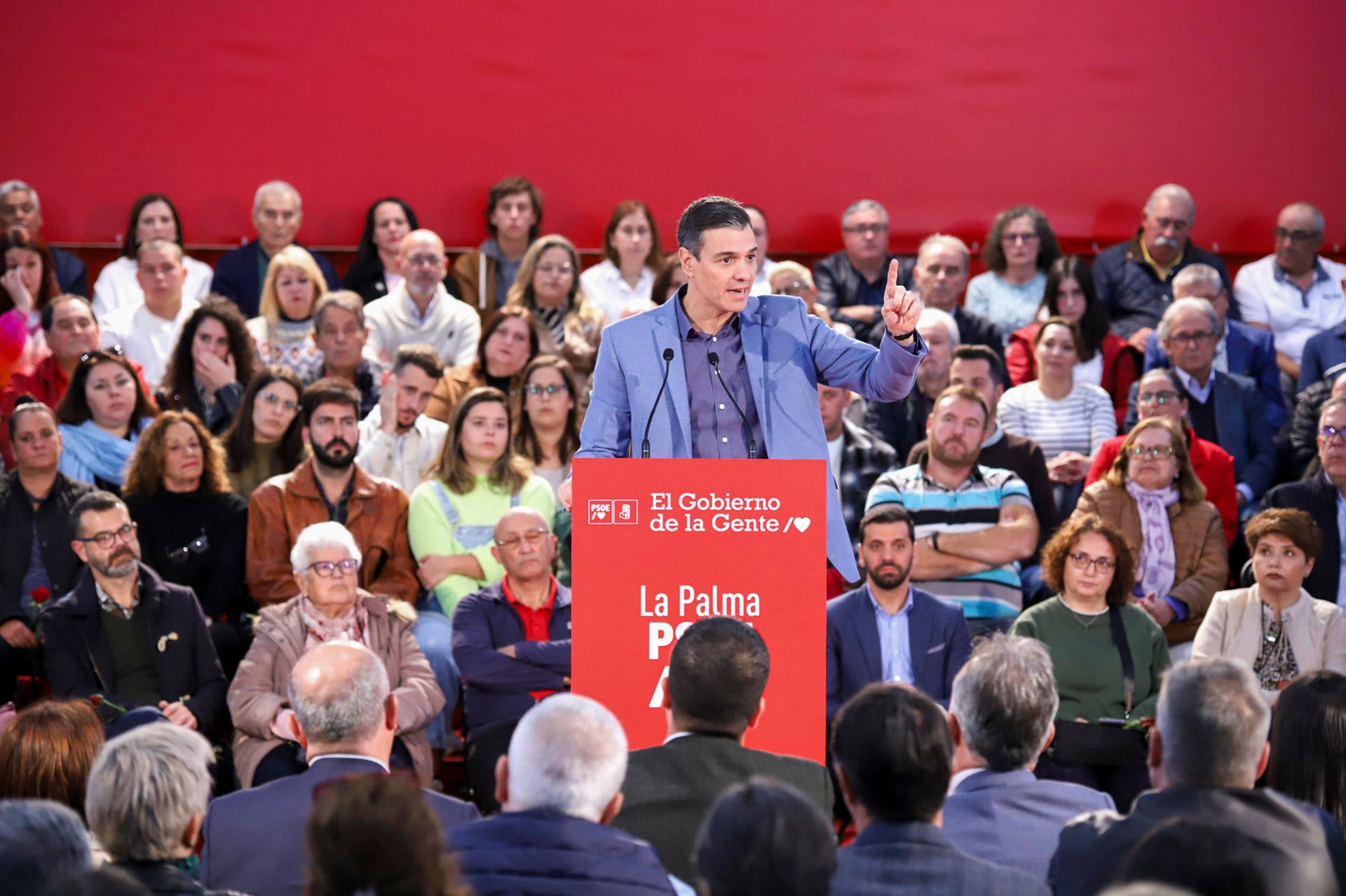 Pedro Sánchez anuncia la aprobación de ayudas directas a los agricultores Pedro Sánchez anuncia la aprobación de ayudas directas a los agricultores