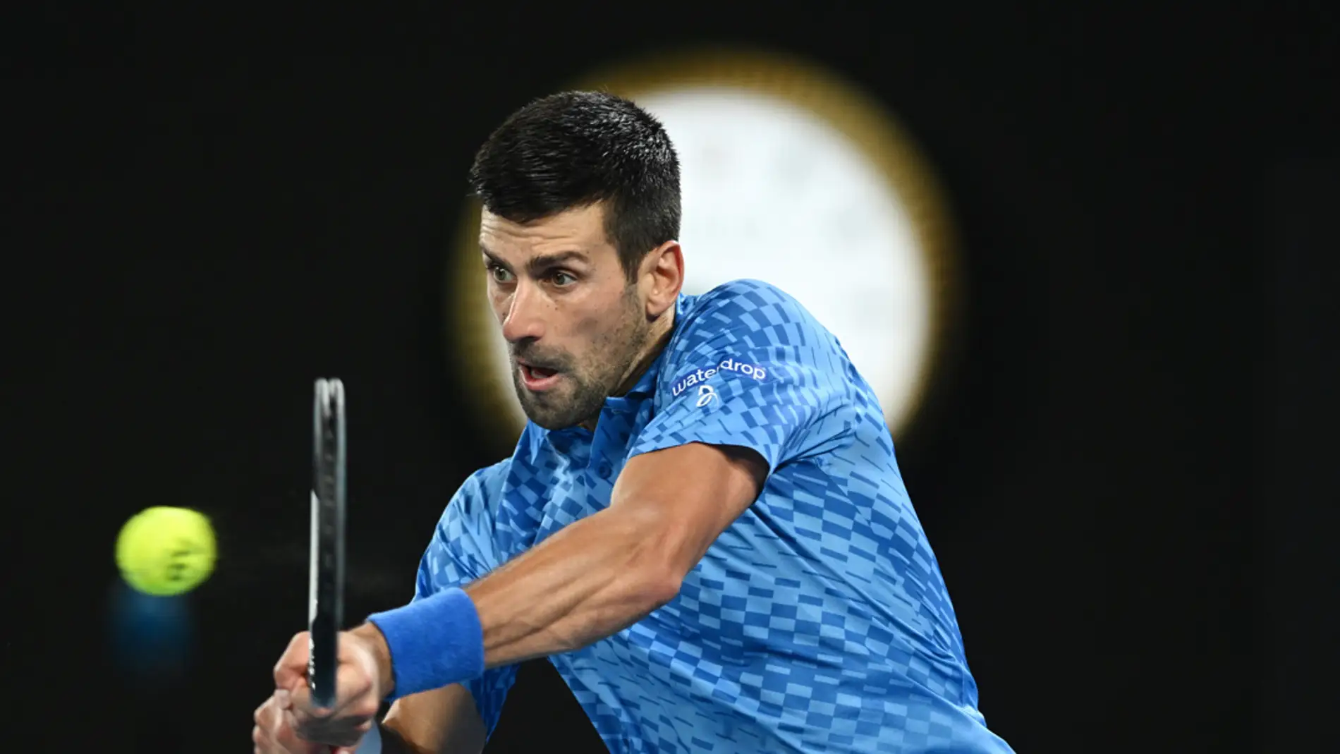 Novak Djokovic durante la final del Open de Australia ante Stefanos Tsitsipas