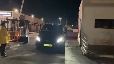 Salida de Layhoon de la Ciudad Deportiva de Paterna Salida de Layhoon de la Ciudad Deportiva de Paterna