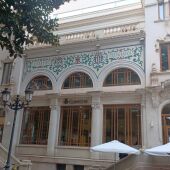 El edificio de Correos de la Plaza Gabriel Miró es desde hoy la nueva sede de la Generalitat Valenciana