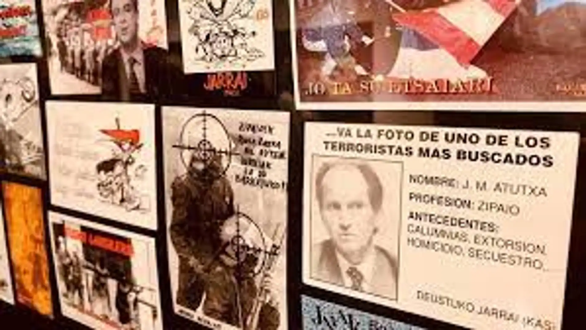 Portugalete expone 600 "pegatinas del odio" propagado por diferentes grupos radicales