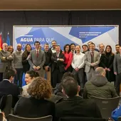 Foto de familia tras la firma de los convenios Foto de familia tras la firma de los convenios