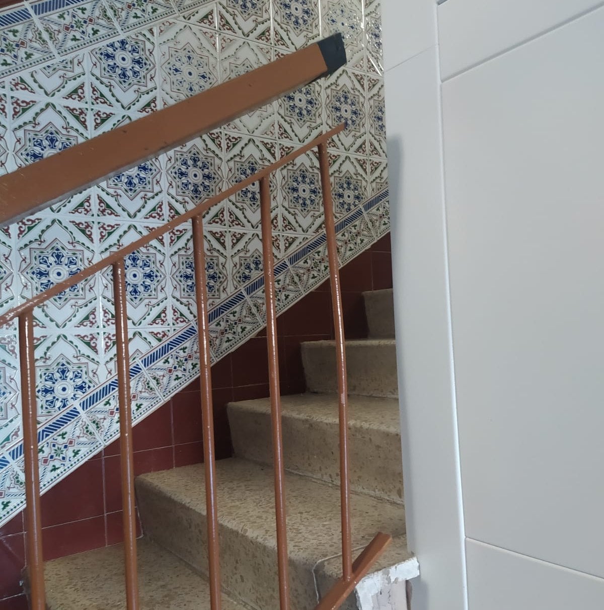 El problema de los ascensores en San José Obrero El problema de los ascensores en San José Obrero