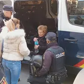 Desahuciada una pensionista de 72 años y su hijo con discapacidad en el barrio de Carolinas de Alicante Desahuciada una pensionista de 72 años y su hijo con discapacidad en el barrio de Carolinas de Alicante