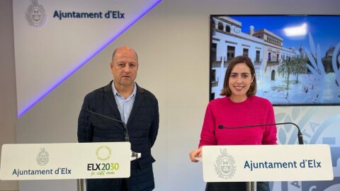 Esther D&iacute;ez y &Aacute;ngel Luis Andreu durante la comparecencia del balance de usuarios del autob&uacute;s urbano 