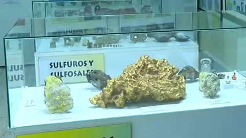 réplica de la mayor pepita de oro, realizada con el sistema patentado por Eleuterio Baeza réplica de la mayor pepita de oro, realizada con el sistema patentado por Eleuterio Baeza