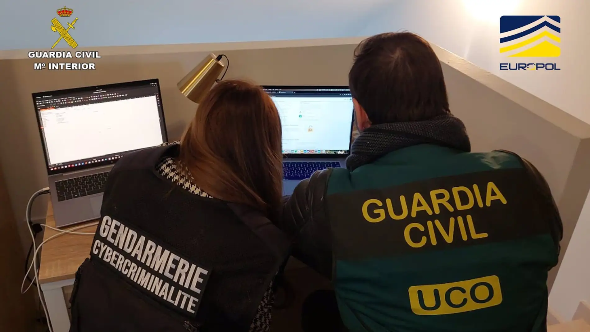 Agentes de la UCO y de la Gendarmería Francesa