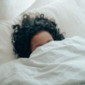 La técnica del "ojo abierto" para quedarte dormido en menos de cinco minutos 