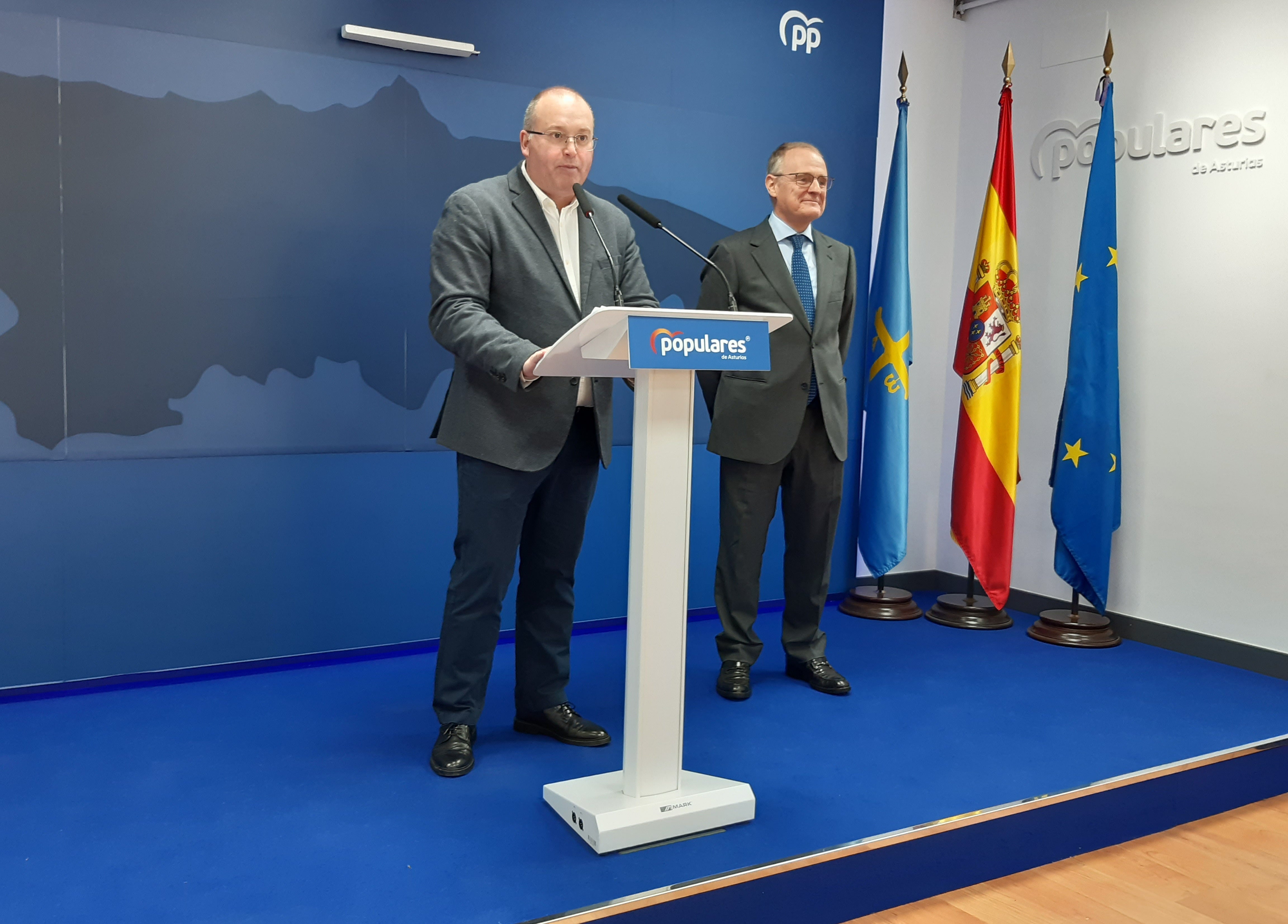 El Partido Popular se presenta "con sus propias siglas" con tendencia al alza en Asturias El Partido Popular se presenta "con sus propias siglas" con tendencia al alza en Asturias