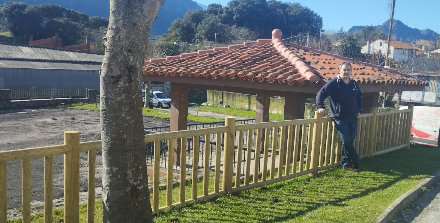Llanes inicia las obras de renovación de la pista polideportiva de Pancar Llanes inicia las obras de renovación de la pista polideportiva de Pancar