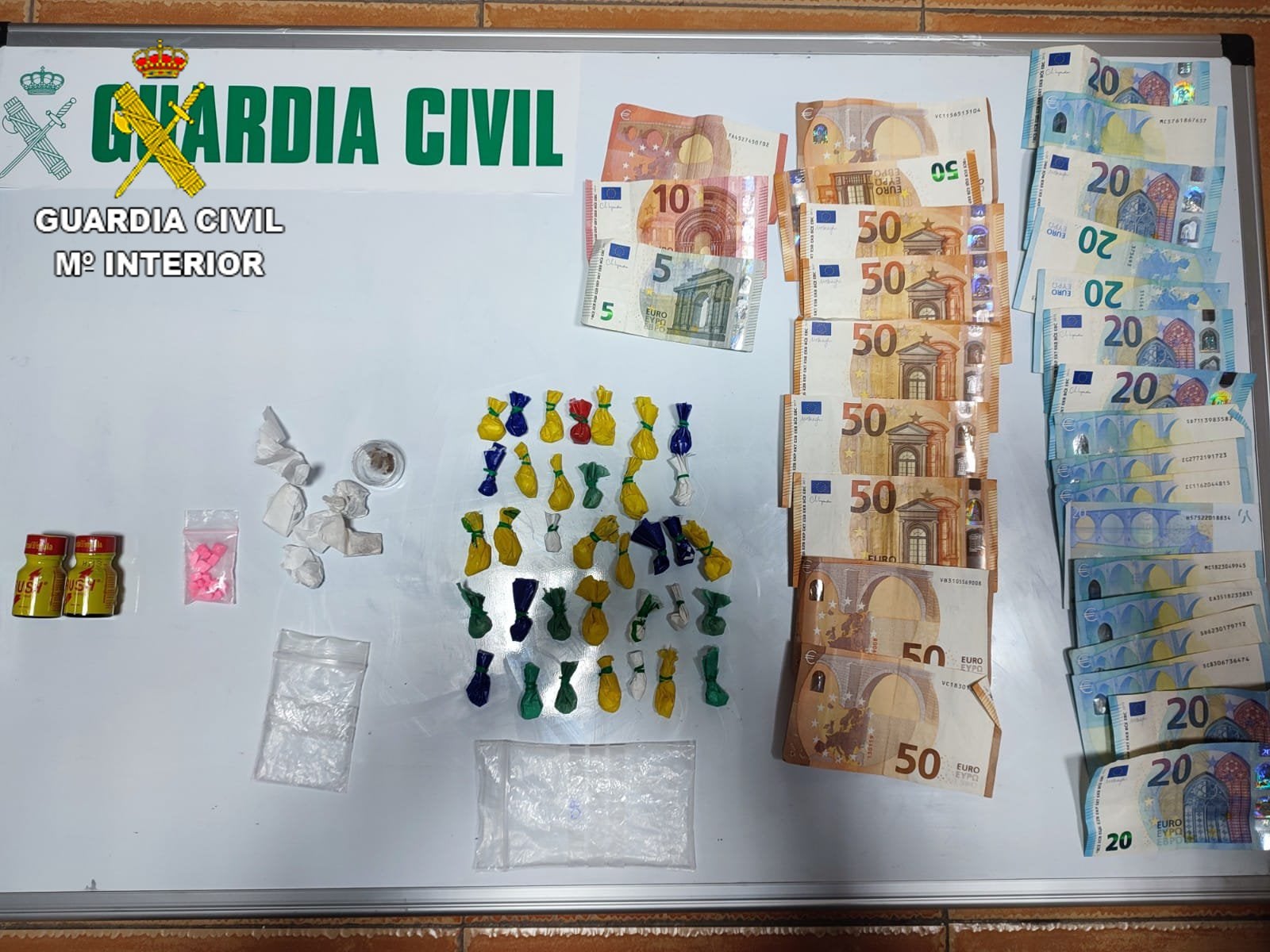 La Guardia Civil detiene a una persona por tráfico de drogas en Sonseca (Toledo) La Guardia Civil detiene a una persona por tráfico de drogas en Sonseca (Toledo)