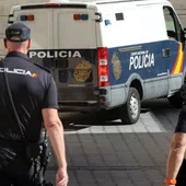 Imagen de archivo de dos agentes de la Policía Nacional Imagen de archivo de dos agentes de la Policía Nacional
